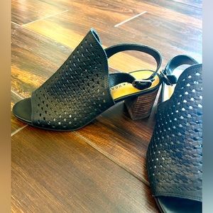 Women’s size 8 Lucky Brand block heel sandals